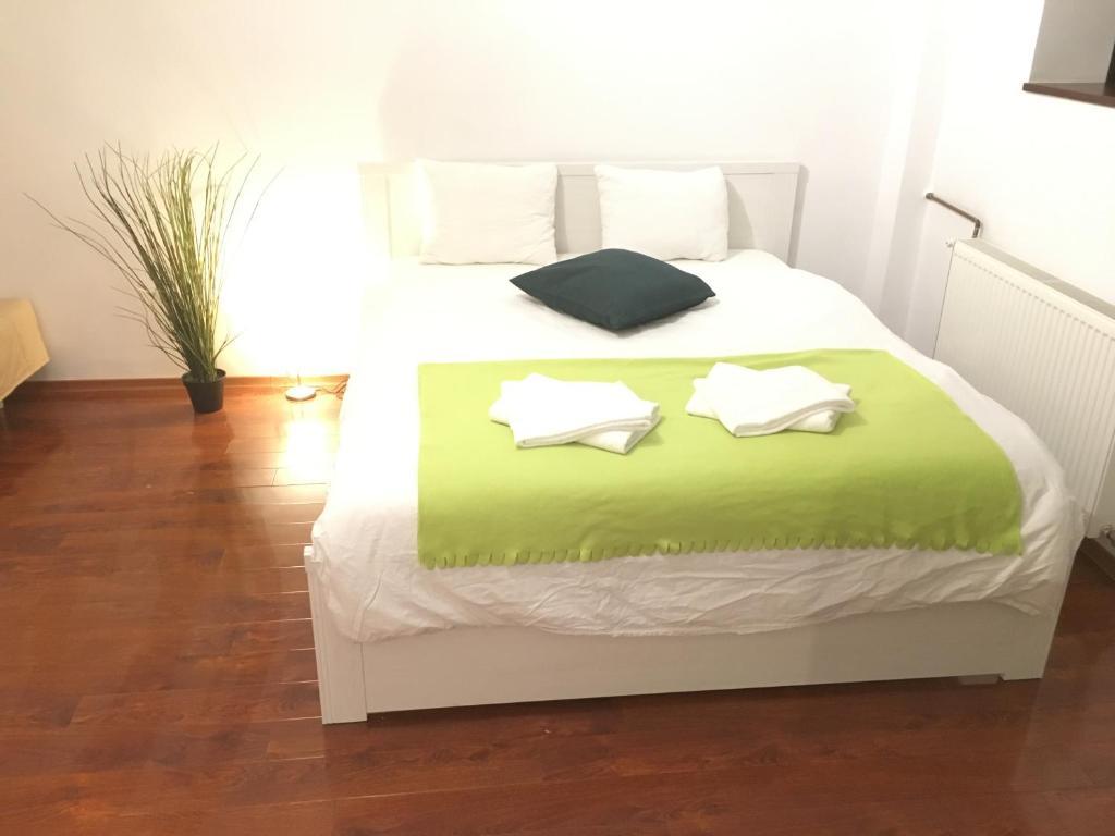 New 1 * Bucarest
